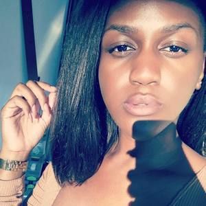 Meet your Posher, Ayona